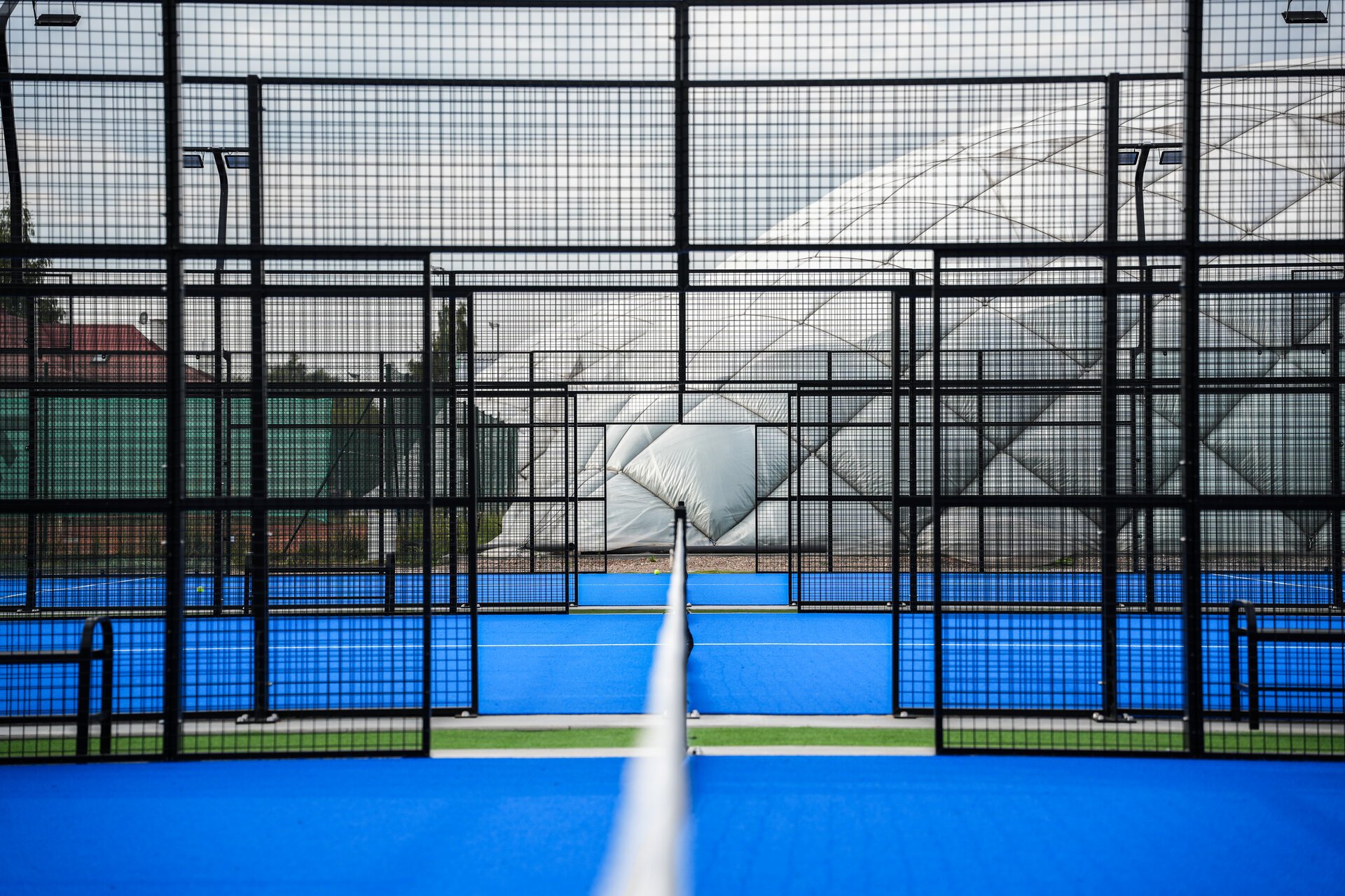 How much does it cost to build a padel court?